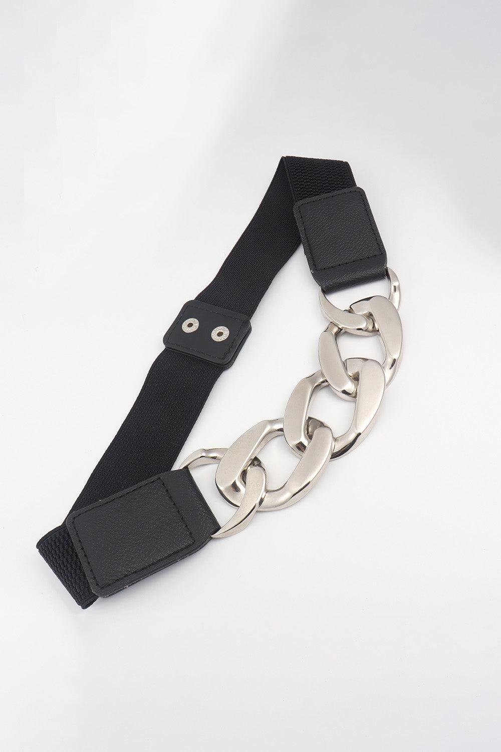 Cinturón elástico con detalle de cadena